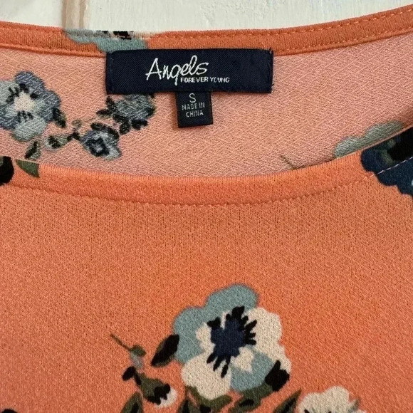 NWT Floral Blouse Top Flowy Size S Angels Forever Young Flutter Sleeve Bohemian - Picture 2 of 10